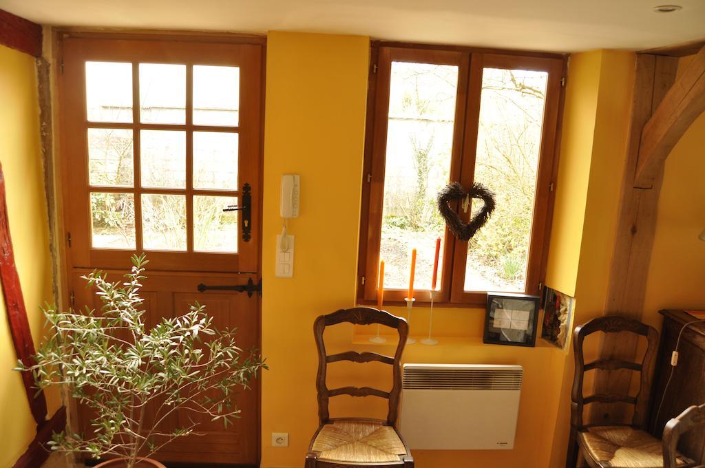 Au Fond Du Jardin Maison D'Hotes Saint-Saens Room photo