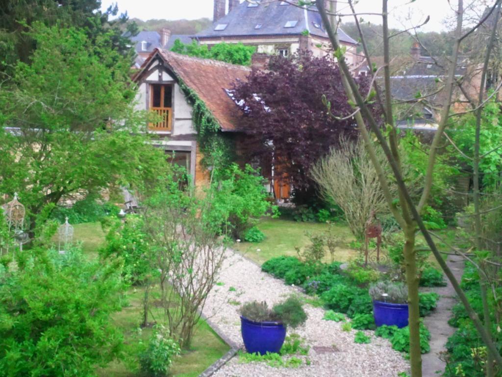 Au Fond Du Jardin Maison D'Hotes Saint-Saens Room photo