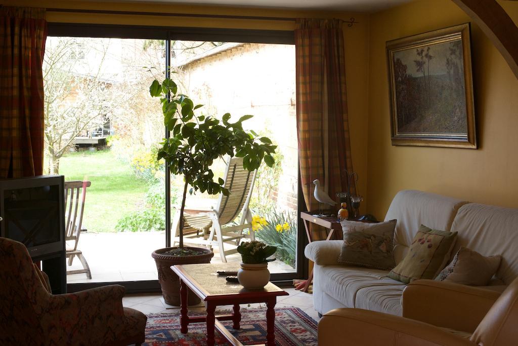 Au Fond Du Jardin Maison D'Hotes Saint-Saens Room photo