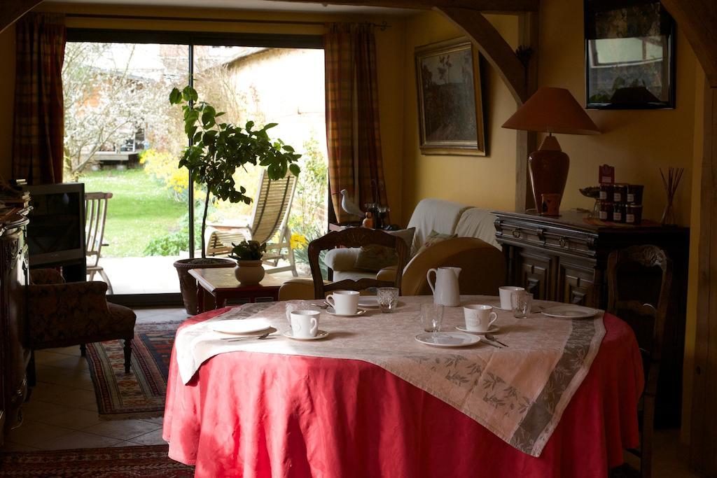 Au Fond Du Jardin Maison D'Hotes Saint-Saens Room photo