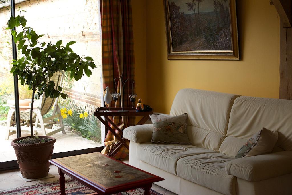 Au Fond Du Jardin Maison D'Hotes Saint-Saens Room photo